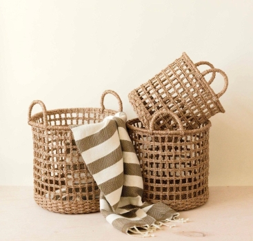 Weaving Seagrass Baskets